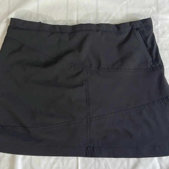 Outdoor Research Expressa Skort Size M In Black - Picture 4 of 11